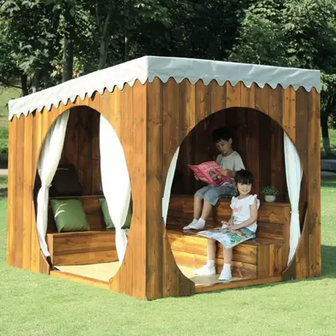Large Outdoor Shelter-Salon.