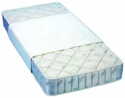 Plush Crib Crossbar with Slip Saver