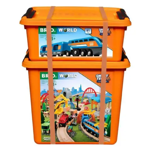 Brio Deluxe Set with Tunnel Action Smart Tech Sound