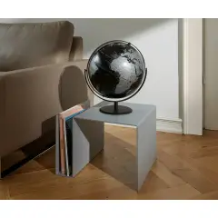 Mappamondo Juri Saturn Black – Diametro 30 cm / Altezza 36 cm – Nero Opaco