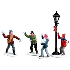 Snowball Battle Statuette